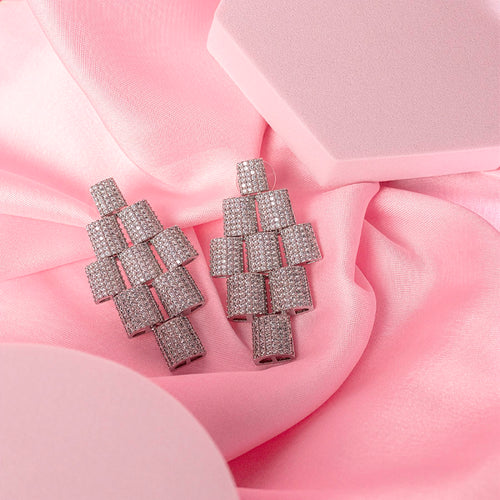 White Silver Lightweight Short American Diamond Necklace Set for Women for Occasion and Party Wear (MC-NS-011-AM-SL)